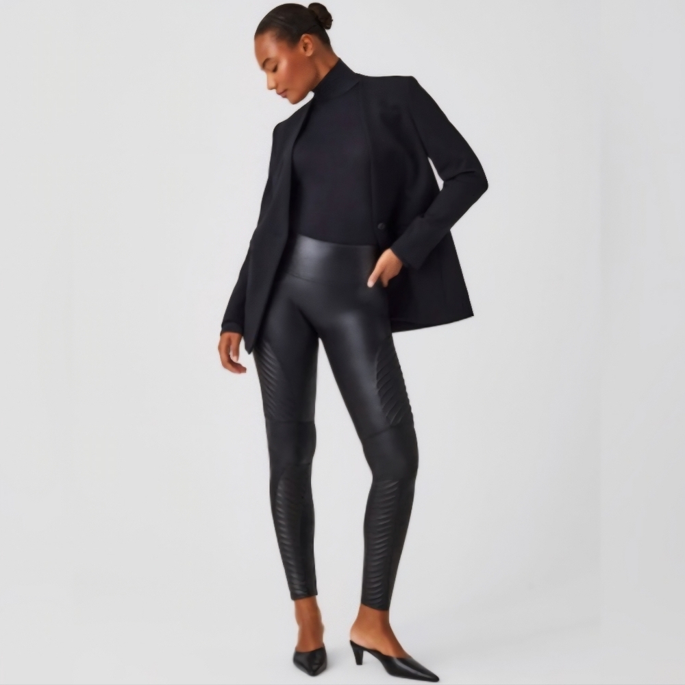 NWT SPANX Faux Leather Moto Leggings Very Black Size M Petite